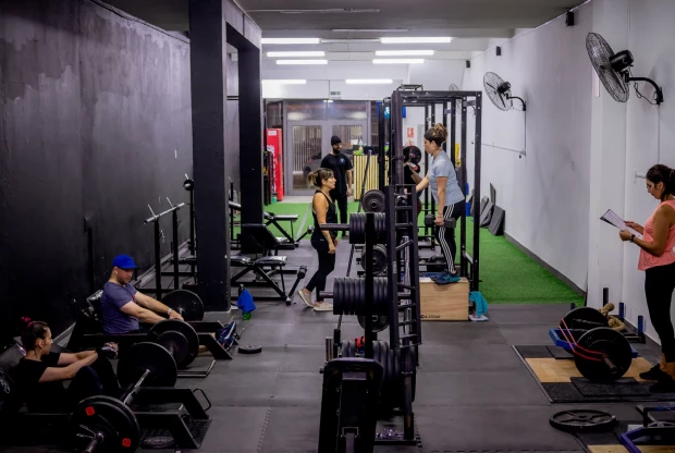 Total Fitness, foto de portada