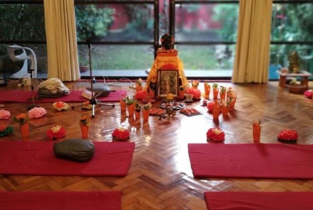 Yoga OM Sede Central, foto de portada